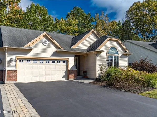 15 Camden Circle, Delmar, NY 12054