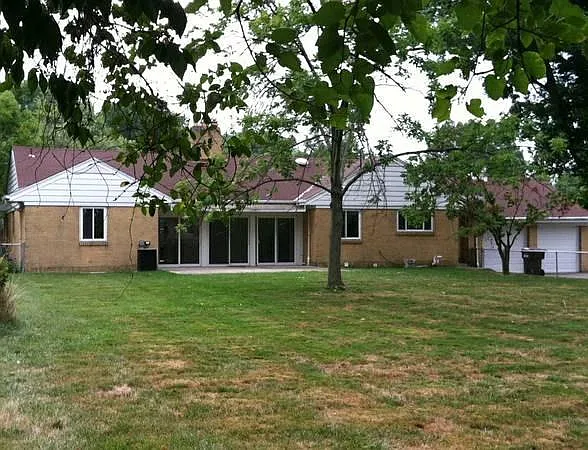 7925 Sagamore Dr — Photo 12