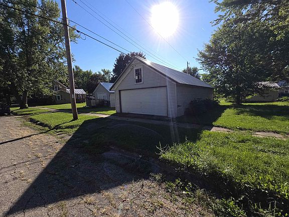 2nd image of 233 Frontier St