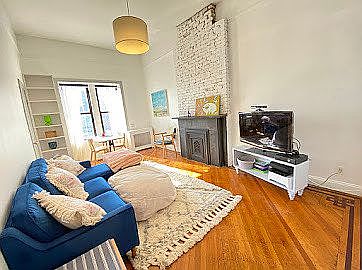 1st image of 579 Hancock St #4