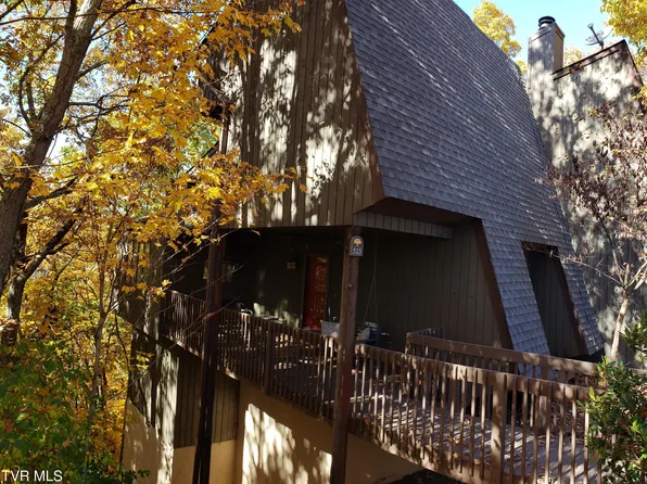 323 Hickory Blf, Johnson City, TN 37601