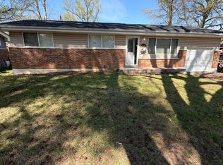 9723 Portage Dr, Saint Louis, MO 63136