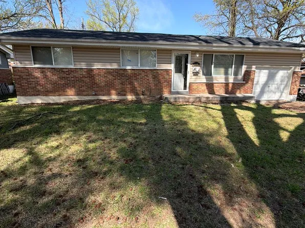 9723 Portage Dr, Saint Louis, MO 63136