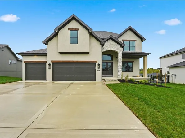8401 NW 90th St, Kansas City, MO 64153