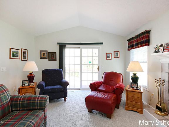 5th image of 4962 Cedarcrest Ct NE
