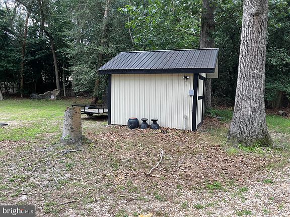 4th image of 24445 Fernwood St