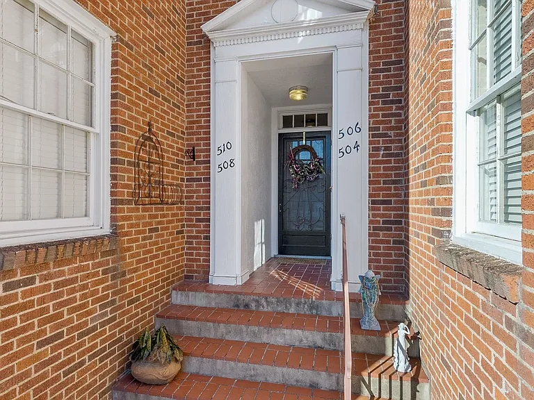 504 Gladstone Blvd — Photo 4
