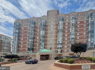 24 Courthouse Sq APT 408, Rockville, MD 20850