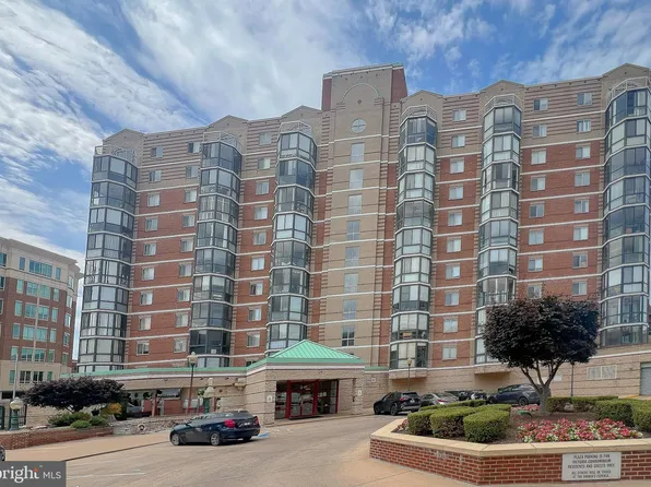 24 Courthouse Sq APT 408, Rockville, MD 20850