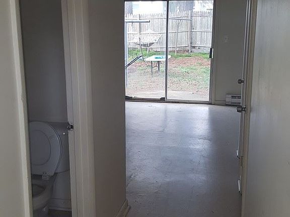 3rd image of 3034A McLemore St