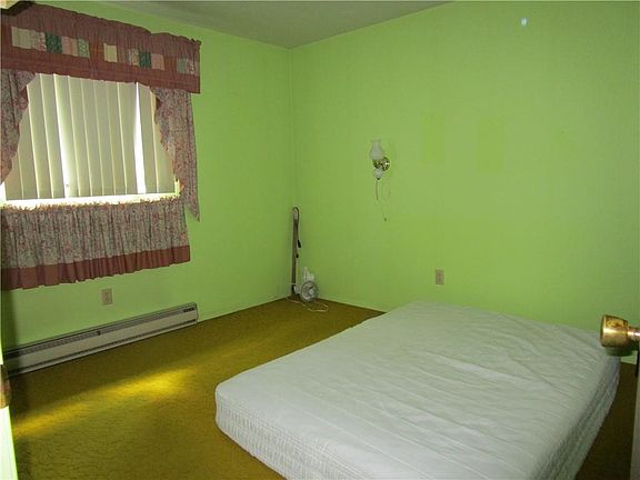 5th image of 4077 Pine St