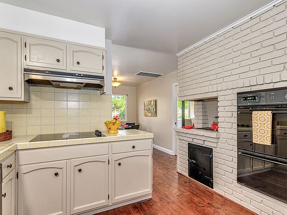 5th image of 2344 Westmoreland Dr