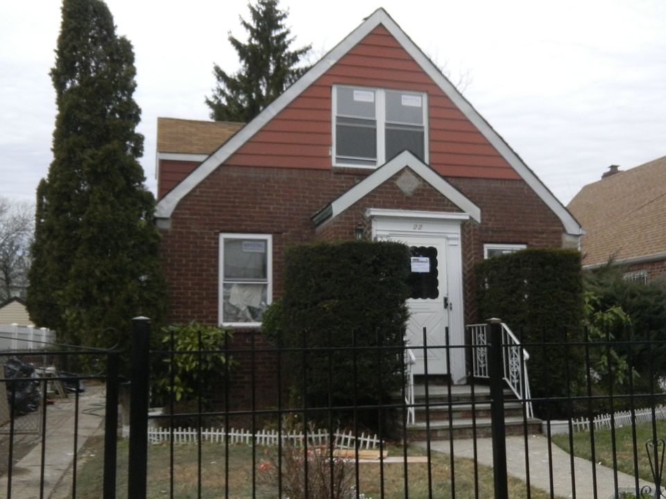 1st image of 11522 202nd St