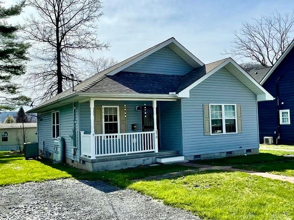 270 11th St, Rainelle, WV 25962
