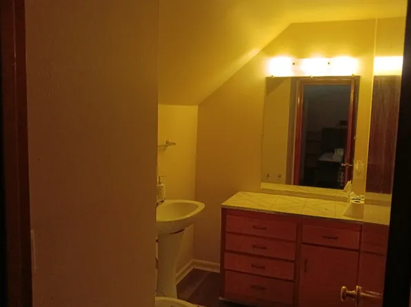 (undisclosed Address), Milwaukee, WI 53209