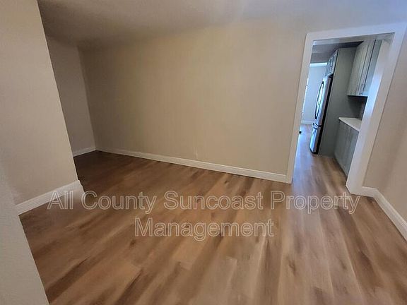 5th image of 2444 14th Ave S