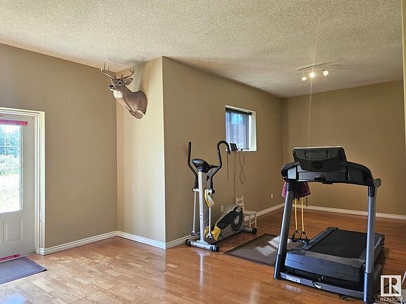 5th image of 49531 Range Road 55