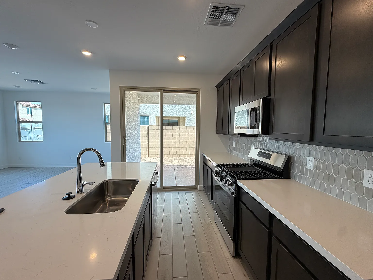 4 bed, 2209 sqft, $2,550 — Photo 1