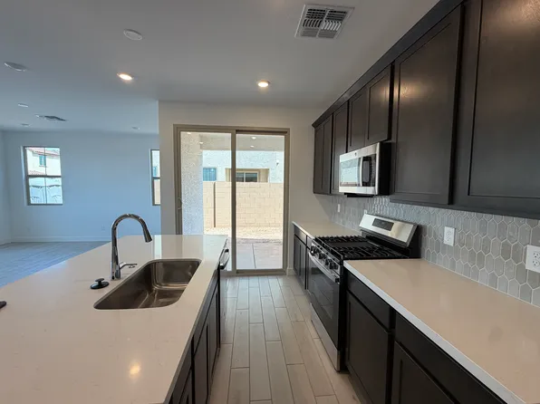 2275 S Swan Ct, Gilbert, AZ 85295