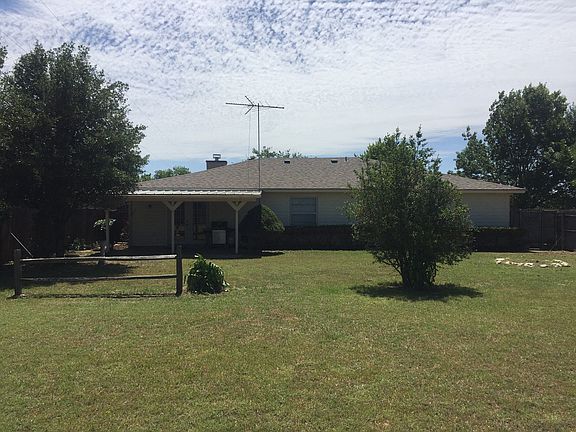 2nd image of 1710 Live Oak Dr
