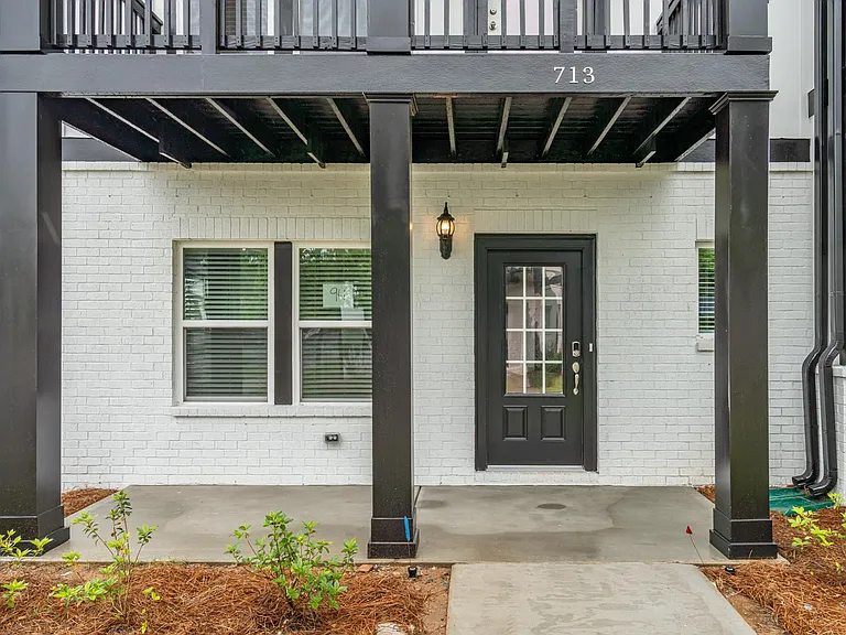 713 Mulberry Walk — Photo 29