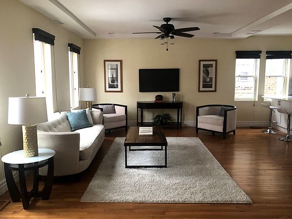 5th image of 11016 S Central Park Ave