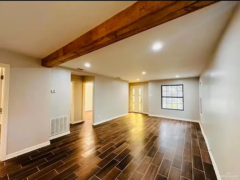 1212 W Maple Ave — Photo 13