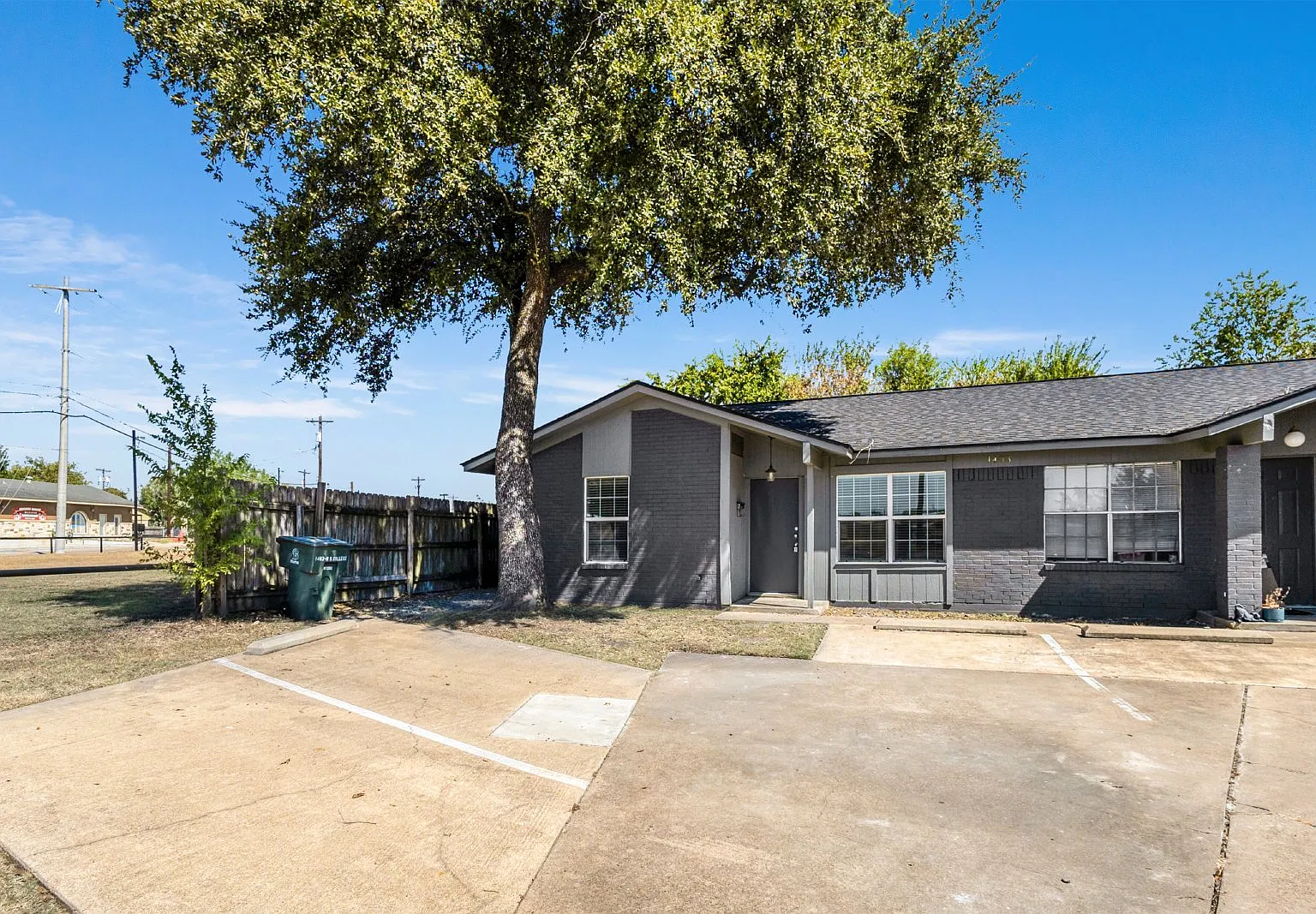 2 bed, 1.0 bath, 984 sqft, $1,095 — Photo 4