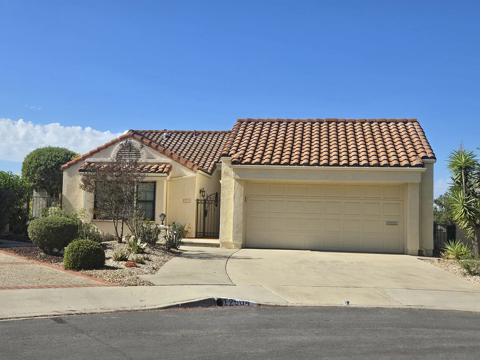 2 bed, 2161 sqft, $4,250 — Photo 1