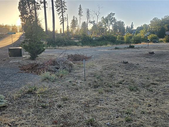 5th image of 1645 Wagstaff Rd