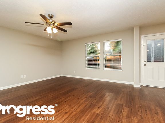 4th image of 726 Elderberry Way