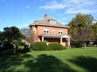 41 Oak St, Champlain, NY 12919