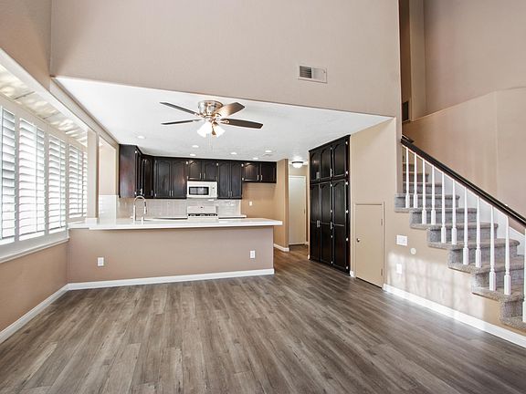 2nd image of 13 Wisteria Pl