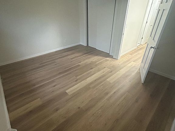 4th image of 2701 5th Ave #2703