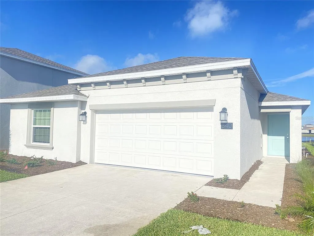 4 bed, 2.0 bath, 1840 sqft, $2,100 — Photo 2