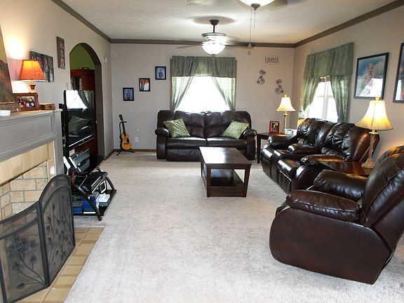 Living room 22.5x13.5