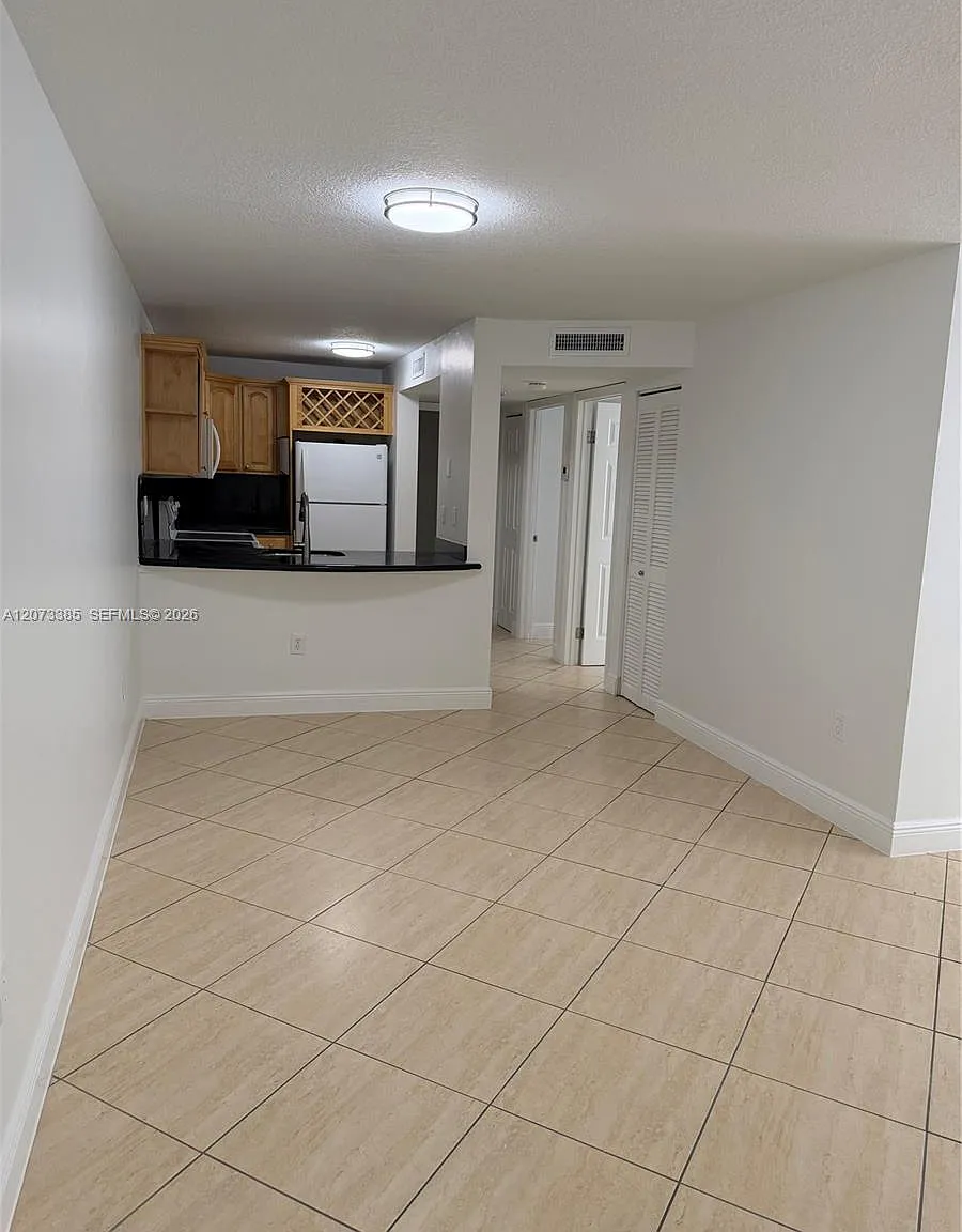 Palm Gardens Condo — Photo 1