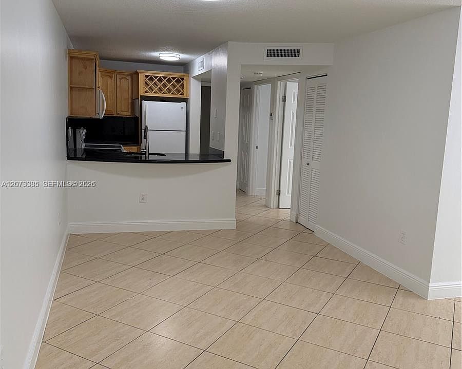 1st image of 210 SW 11th St APT 204