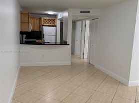 210 SW 11th St