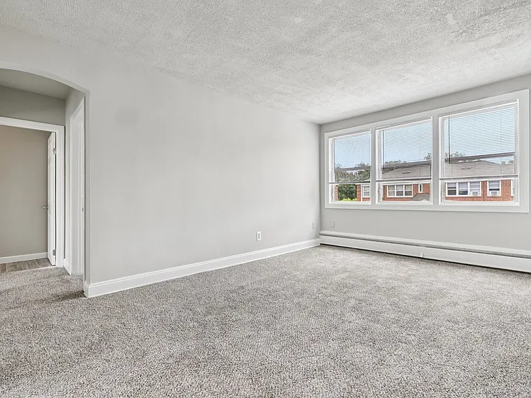 Oaklee Village Apartments — Photo 47