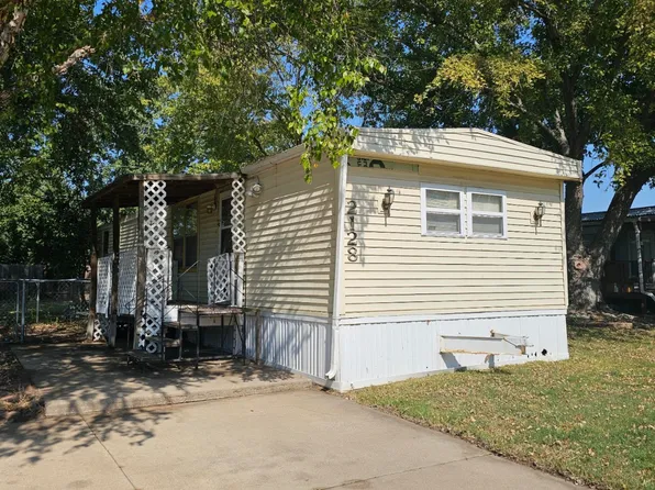 2128 E Lockwood St, Wichita, KS 67216