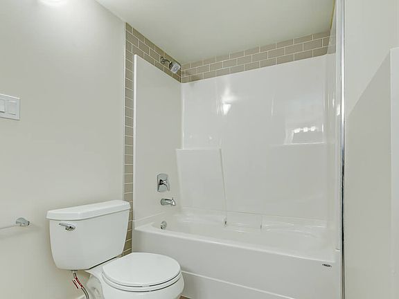 5th image of 4250 54th Ave #3