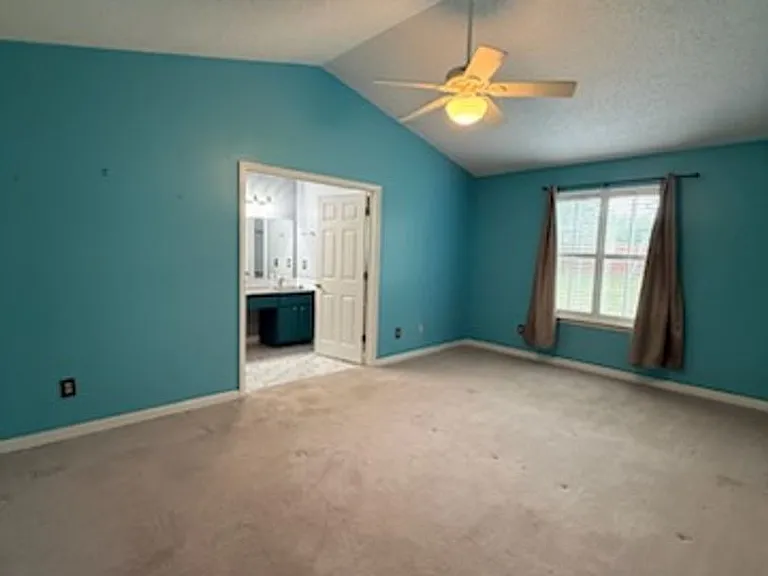 1325 Parkwood Dr — Photo 12