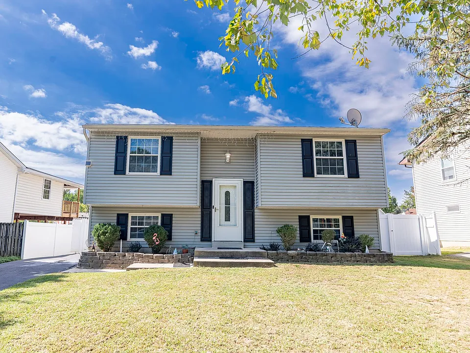 1415 Macedonia Dr