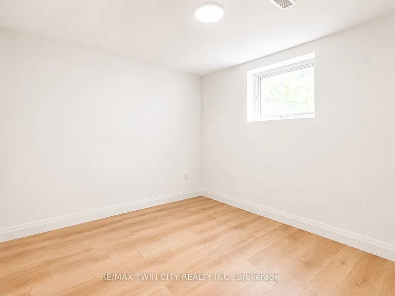 53 Broken Oak Cres #BASEMENT — Photo 9