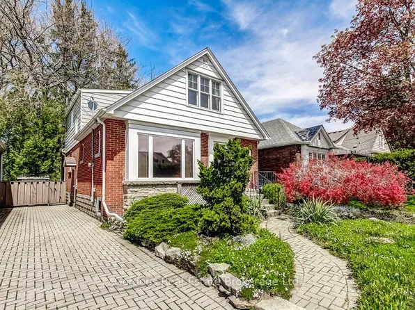 209 Parkview Dr, Hamilton, ON L8S 3Y4