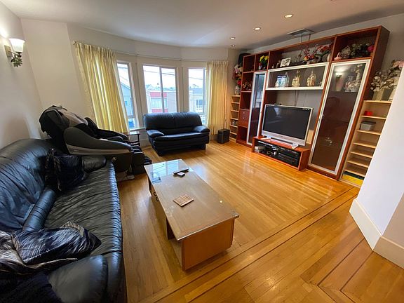 2nd image of 435 Irvington St