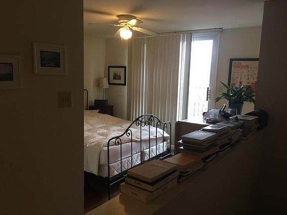 4th image of 803 Dickinson St Fl 3