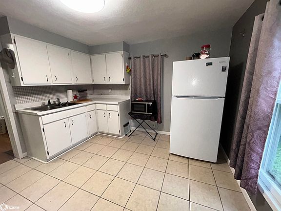 4th image of 204 W Nevada St