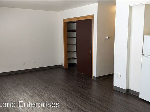 3rd image of 1933 N Prospect Ave #8630499